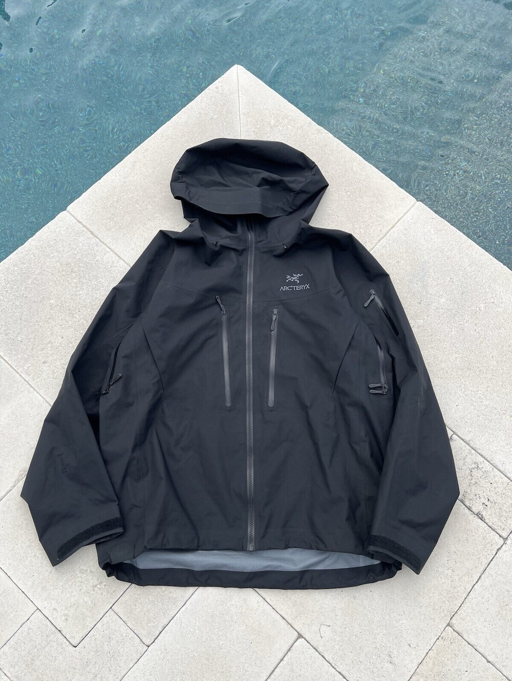 Mens Arc'teryx Alpha SV - Made in Canada - XL Black 2023 Mint Goretex Pro